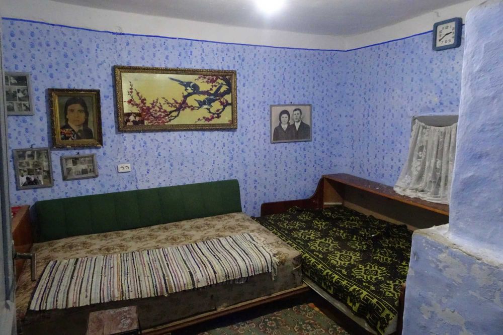 Casa batraneasca cu gradina,  suprafata 2.000m2