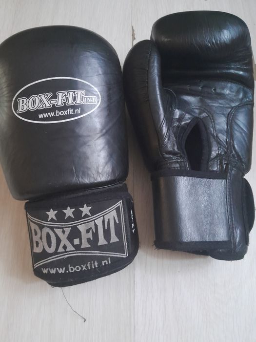 Manusi de box negri