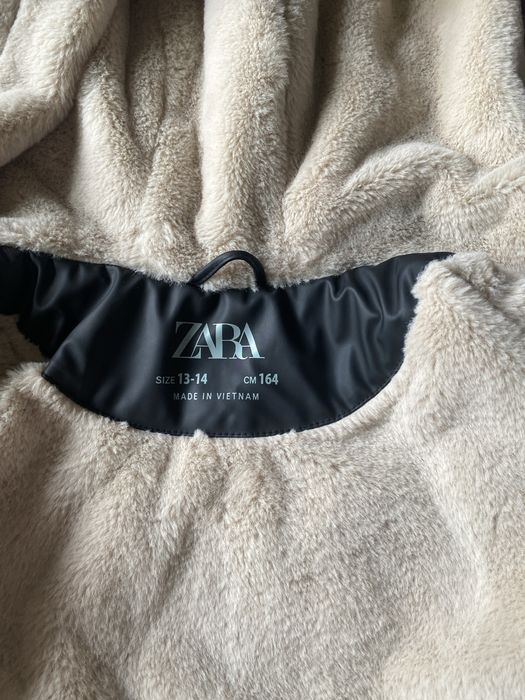 Geaca cu blanita si gluga Zara