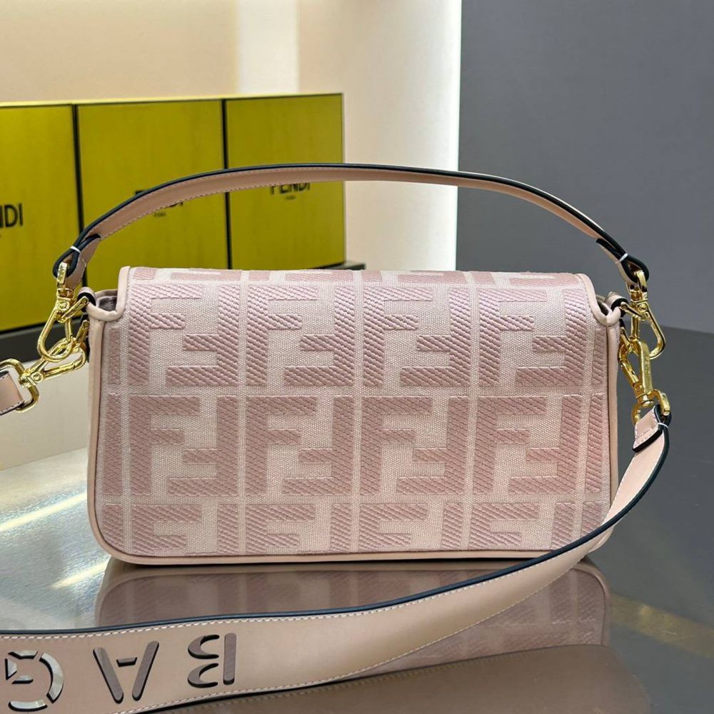 Geanta Fendi Baguette