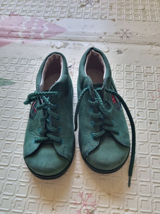 Adidasi verzi deosebiti nr 22