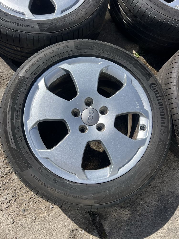 Лети джанти с гуми от Audi  225/50/17 . Continental dot 18 .Цена компл