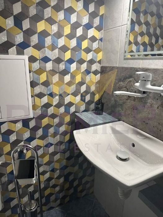 Продава се Офис в София, Център - 72 кв.м за 2500 €/кв.м - Снимка #2