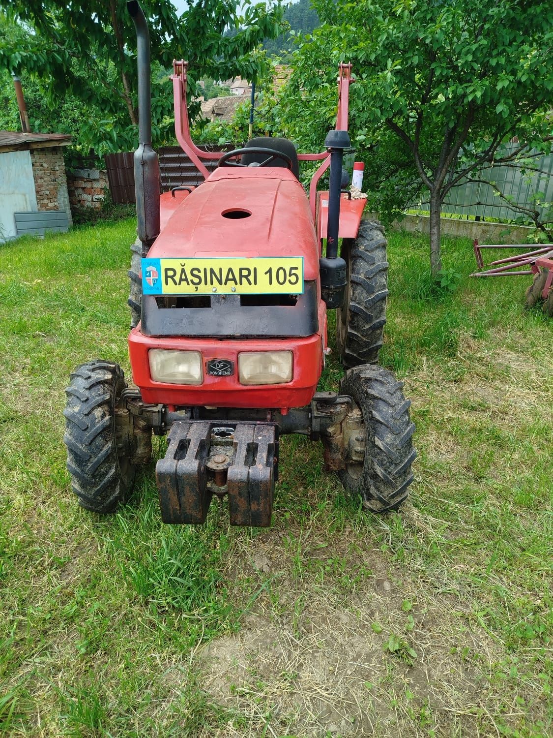 Vând tractor DongFeng