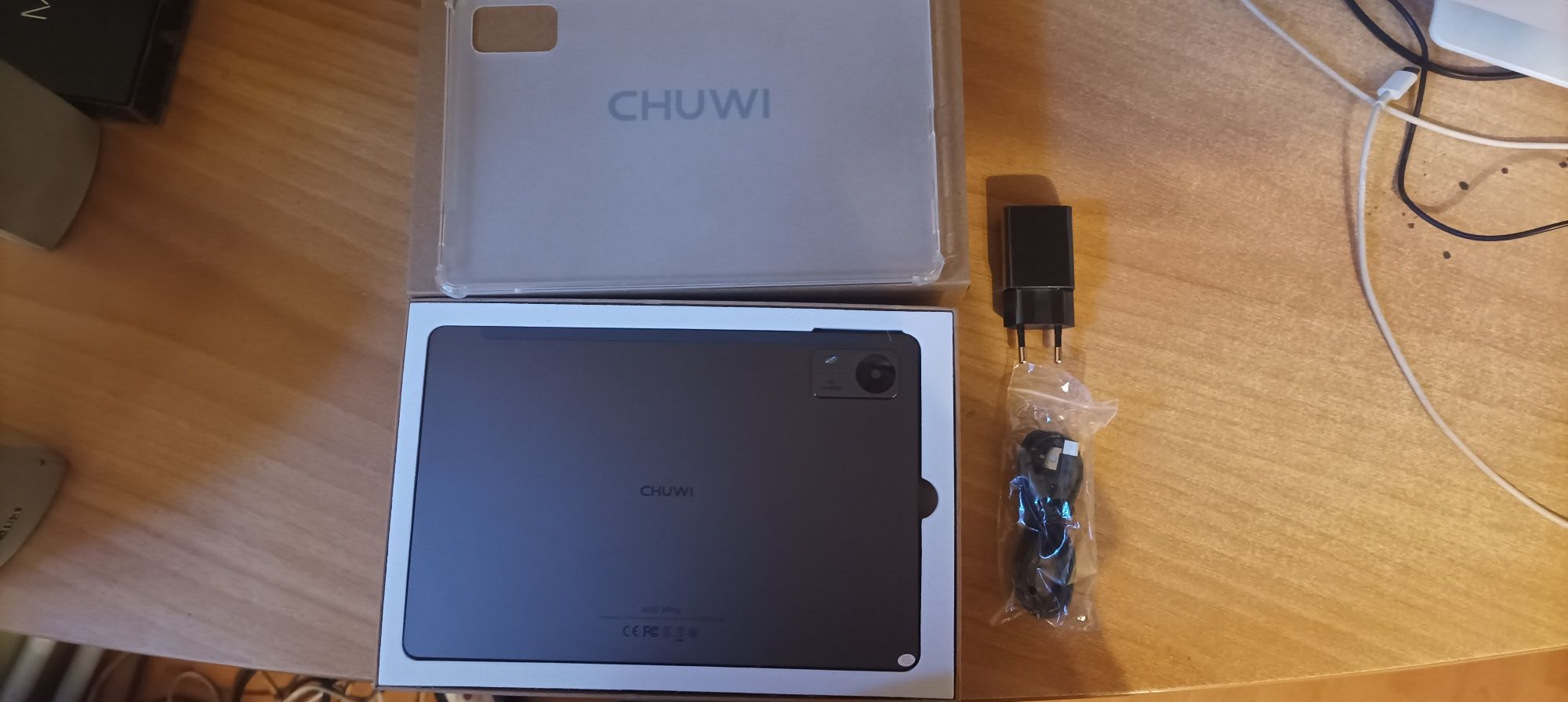 Vând tableta chuwi hi10 xPro Android model 2023