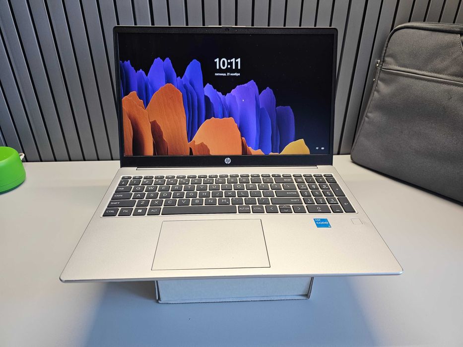ПРОДАМ HP 250/G10 Мощный Ноутбук Core™ i3-1315U/8GB/512SSD/15.6"FullHD