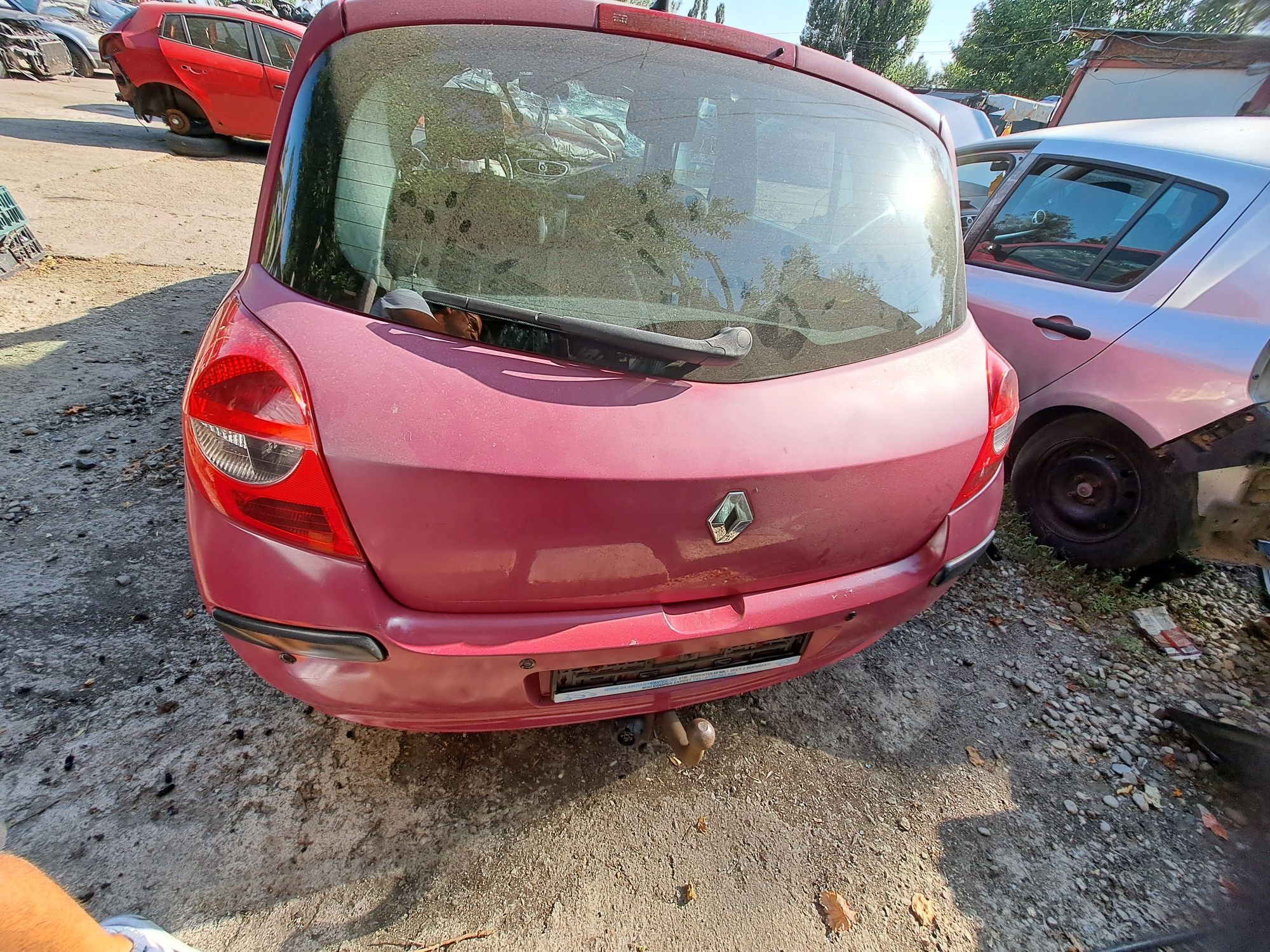 Dezmembrez Renault Clio 3  1.5D E4 2008