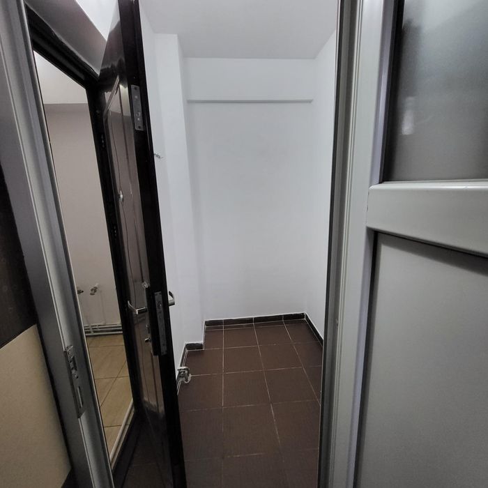 Inchiriere vanzare Spatiu comercial Prelungirea Ferentari 18A