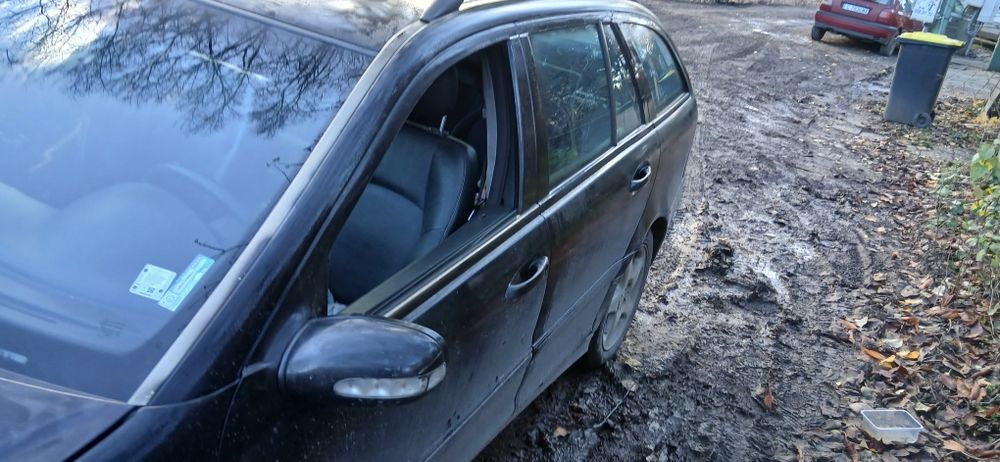 Mercerdes c200 върви продава се поради купуването на джип