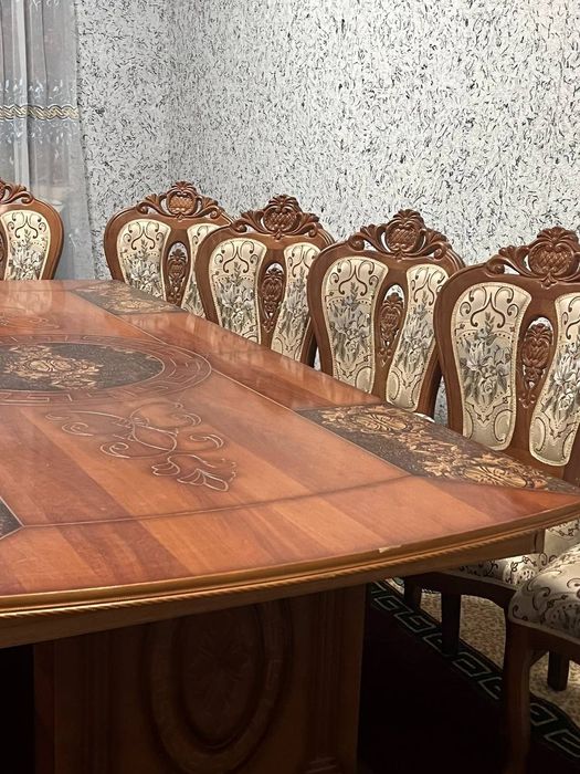 Стол ва стуллар сотилади