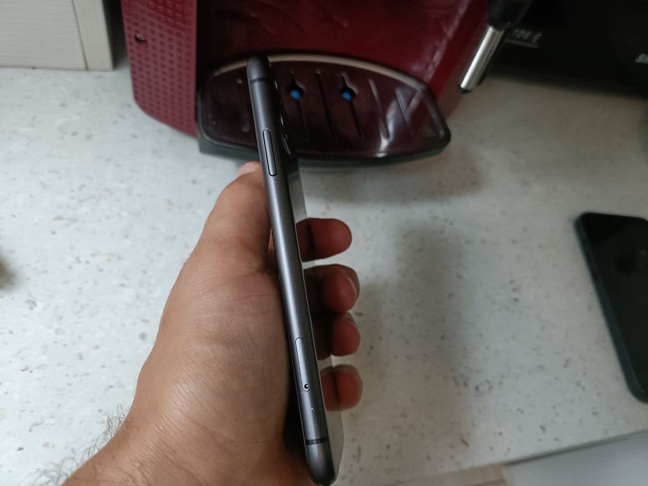 Iphone 11 *256 Gb * iOs 26 * neverlock * accept schimburi