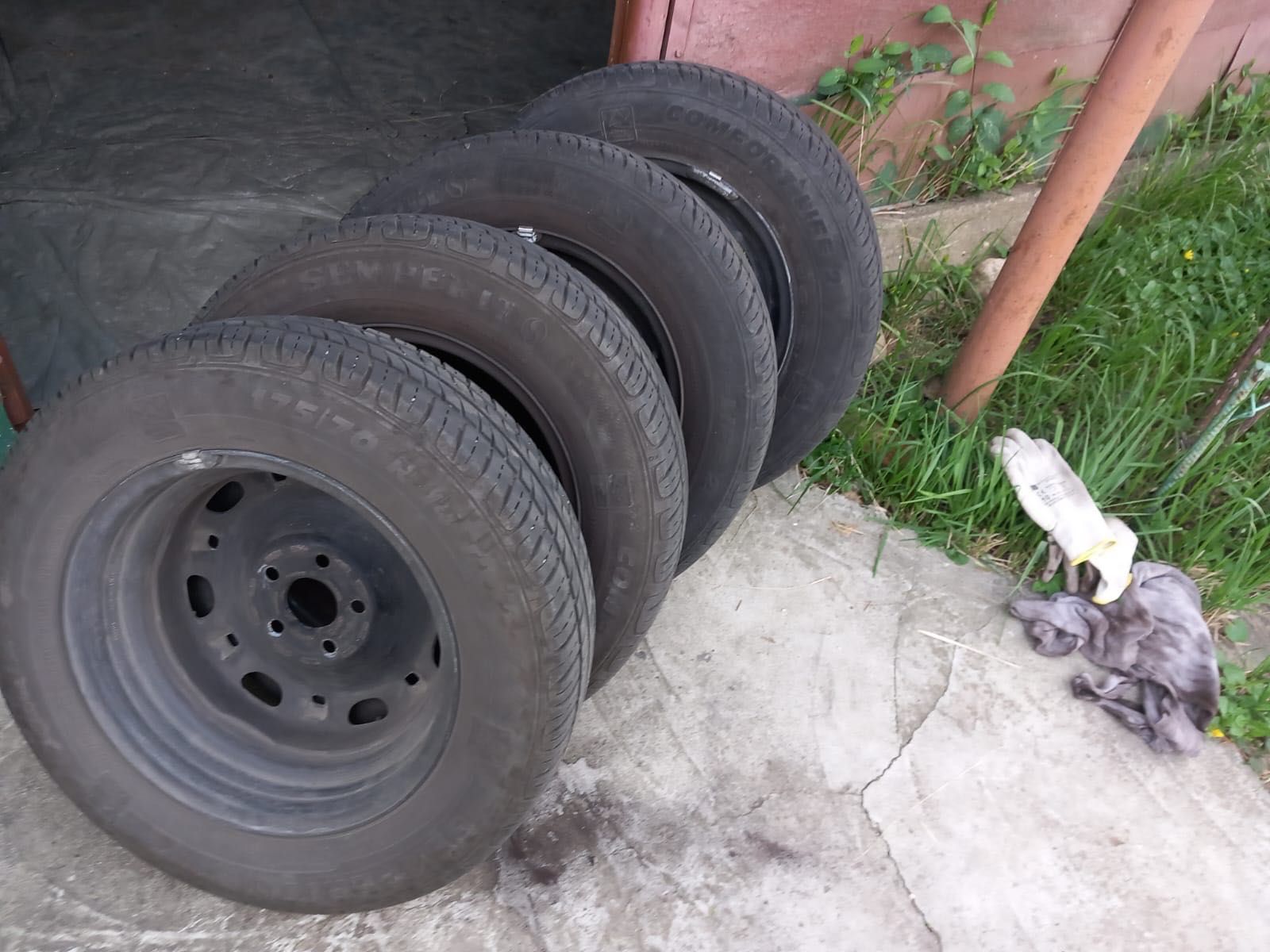 Jante tabla echipate cu anvelope 175/70 R14