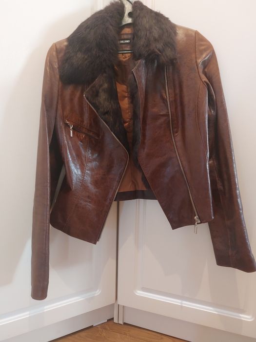 Продам верхнию одежду