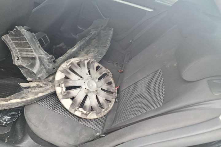 usa portiera stanga dreapta fata aripa fuzeta etrier planetara VW Jetta motor 1.6fsi Dezmembrez