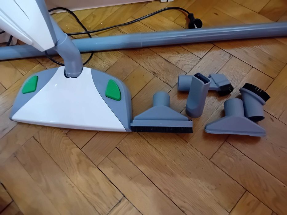 Vand aspirator Vertical,pret 250 lei