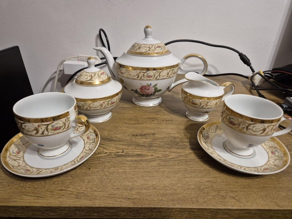 Нов автентичен порцеланов сервиз