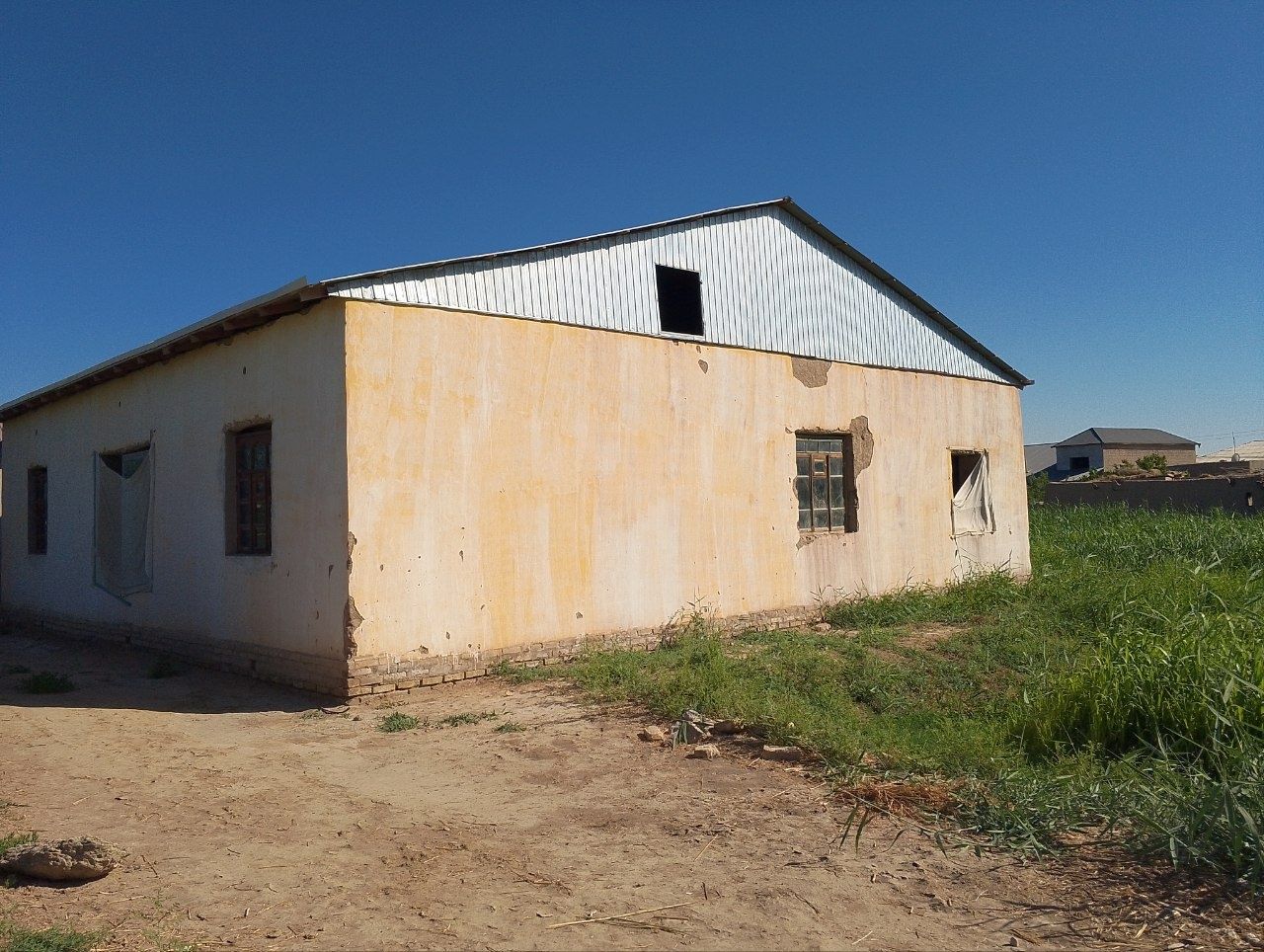 Xovli joy sotiladi
