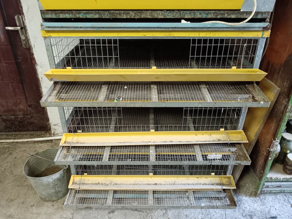 Продам клетки для курей заводские..