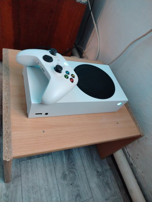 Xbox series s +50 игр