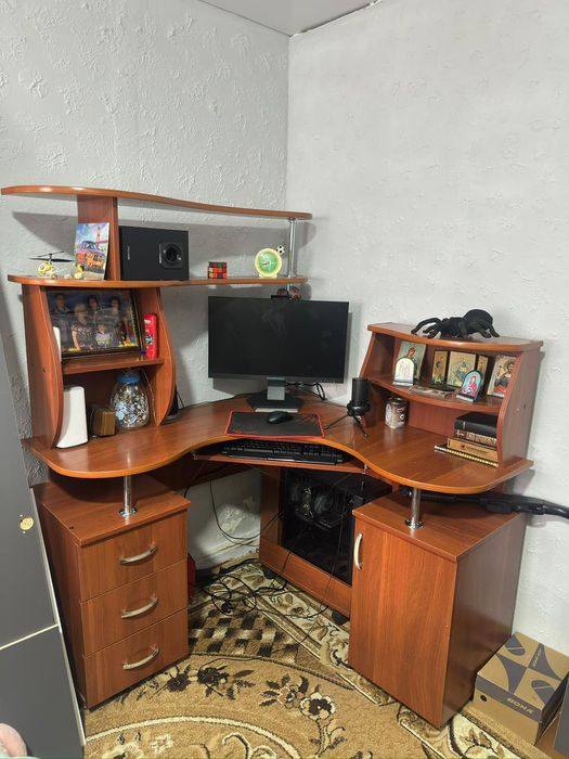 Компьютерный стол