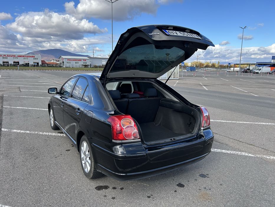 Vând Toyota Avensis 2.0