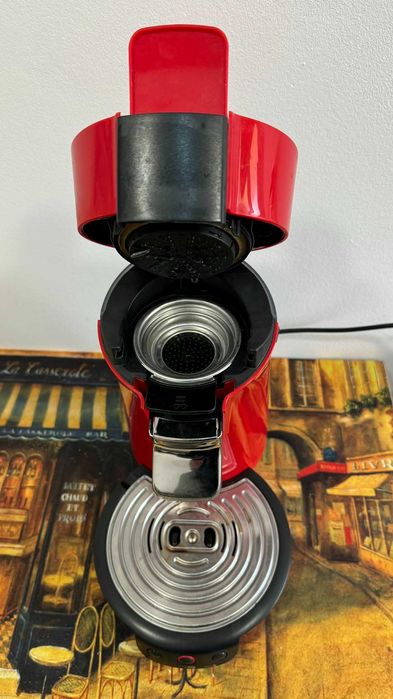 Vand 2 espressoare Philips Senseo cu paduri de cafea.