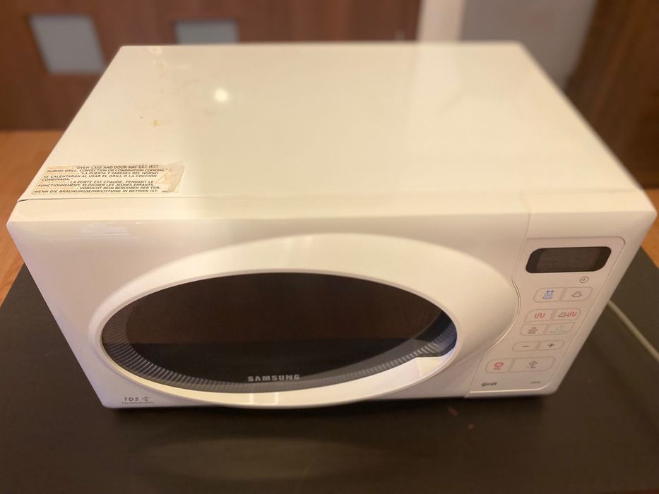 Vand cuptor cu microunde Samsung GE83G