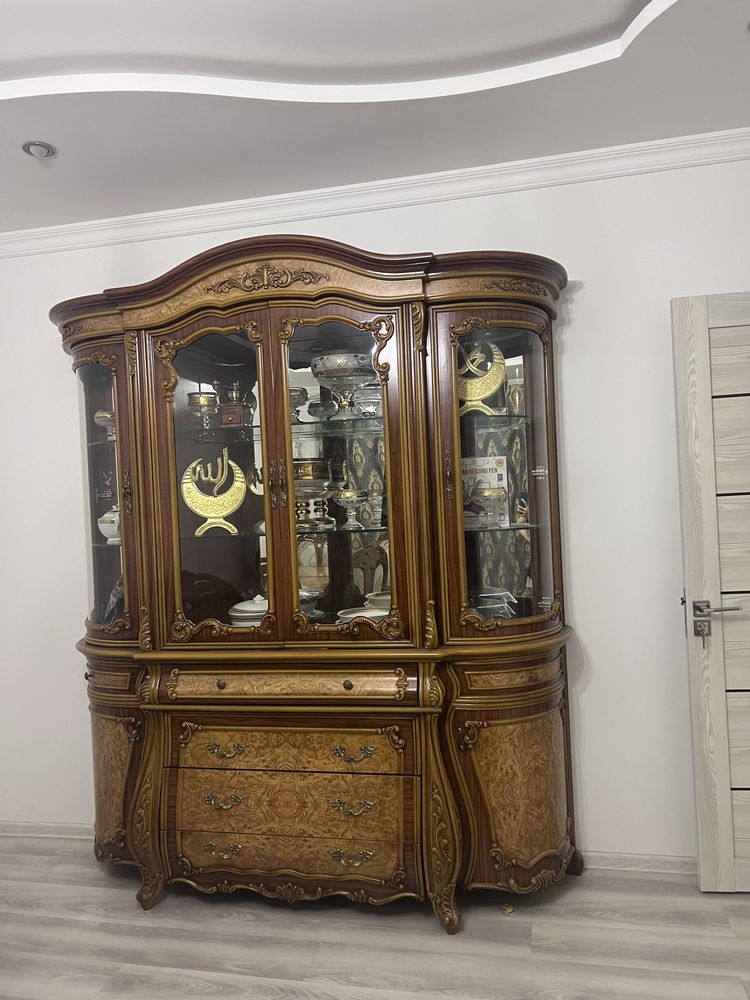 Prodaetsya mebel Kitay gorka, stol stulya