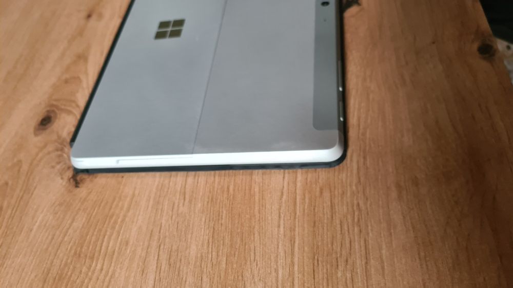Microsoft surface go 2