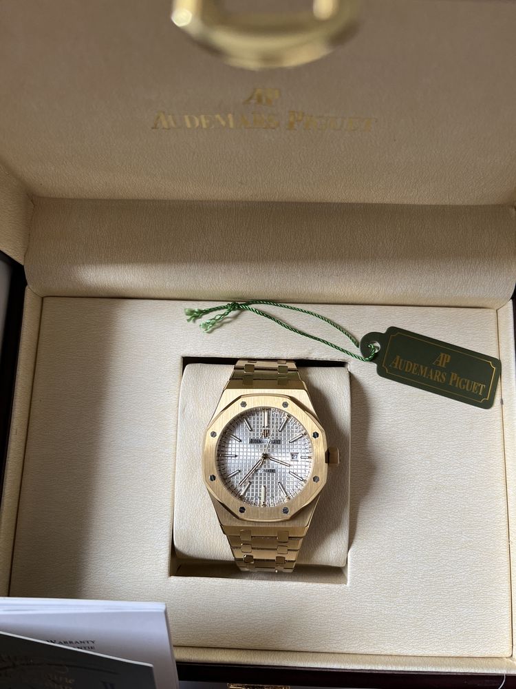 AP Royal Oak gold