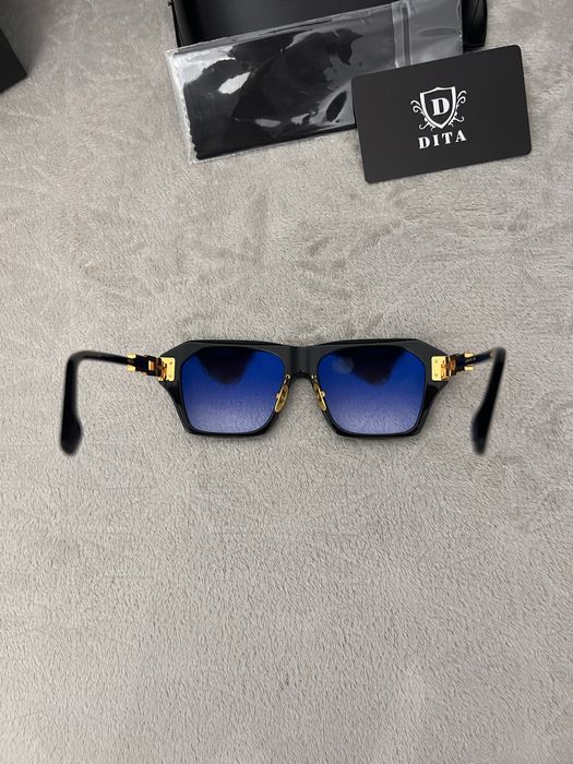 Ochelari de soare dita