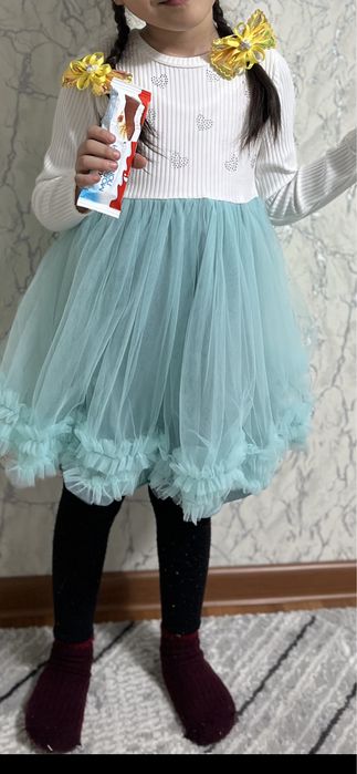 Платье для девочки в идеальном состоянии