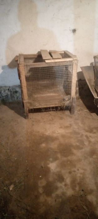 Tovuqxona uchun kataklar sotiladi