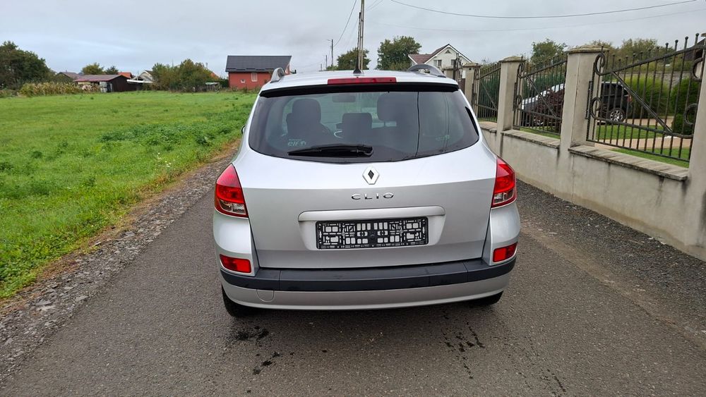 Renault Clio  an fabricație 2011