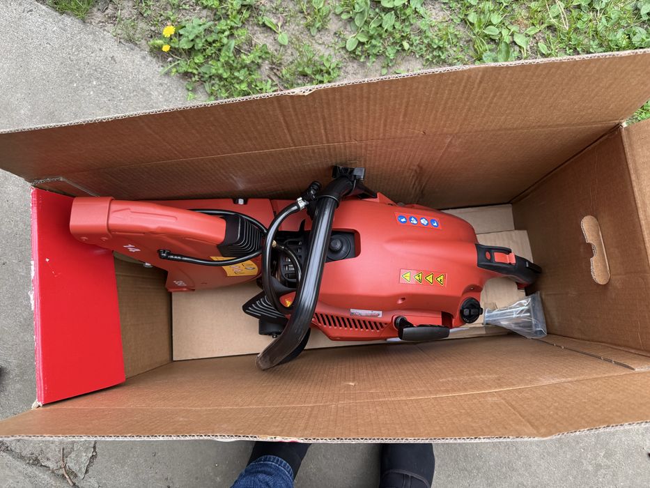 Hilti , fierăstrău portabil pe benzină / beton