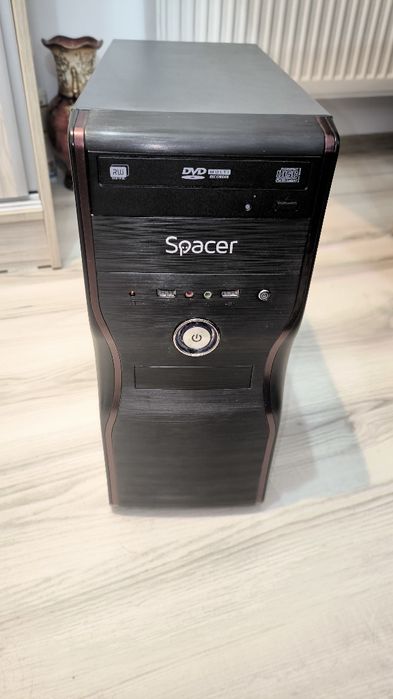 Vând PC folosit , si monitor AOC, pret negociabil