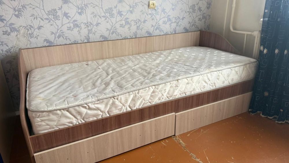 Продам 2 одинаковые кровати