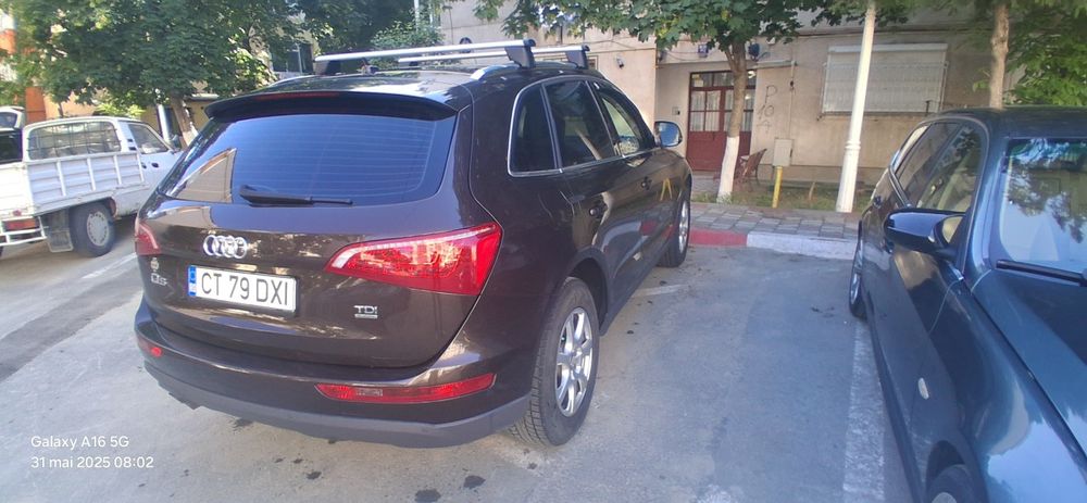 Vând Audi Q5 2012