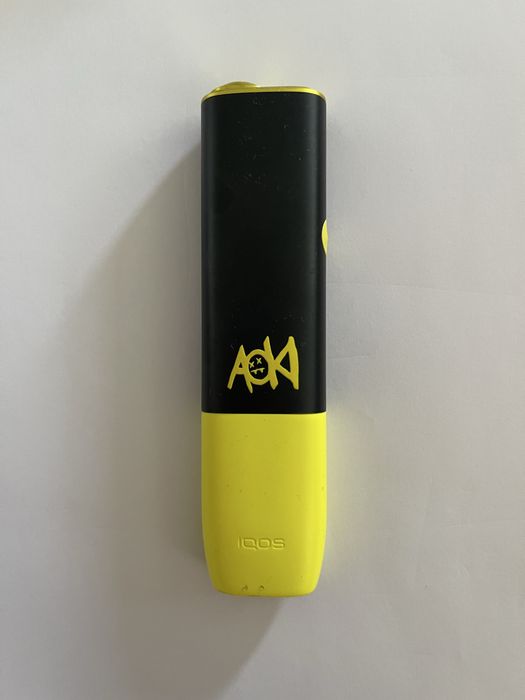 Vând IQOS Iluma One Steve Aoki Limited Edition