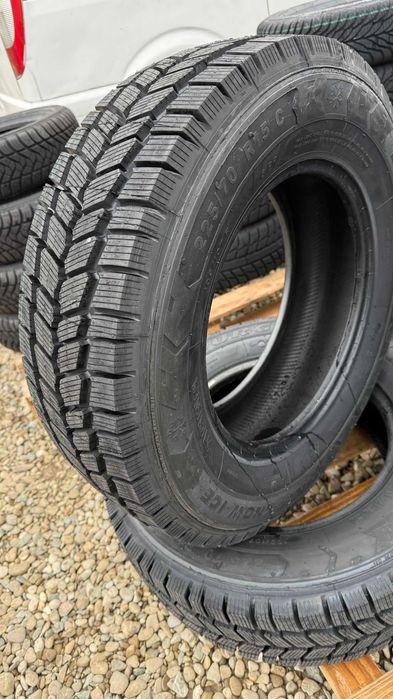 Cauciucuri 225 70 15 C Radburg AGIS SNOW ICE M+S  dot2025