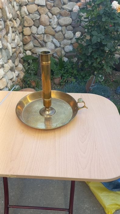 Огромен бронзов свещник с механизъм за повдигане на свеща