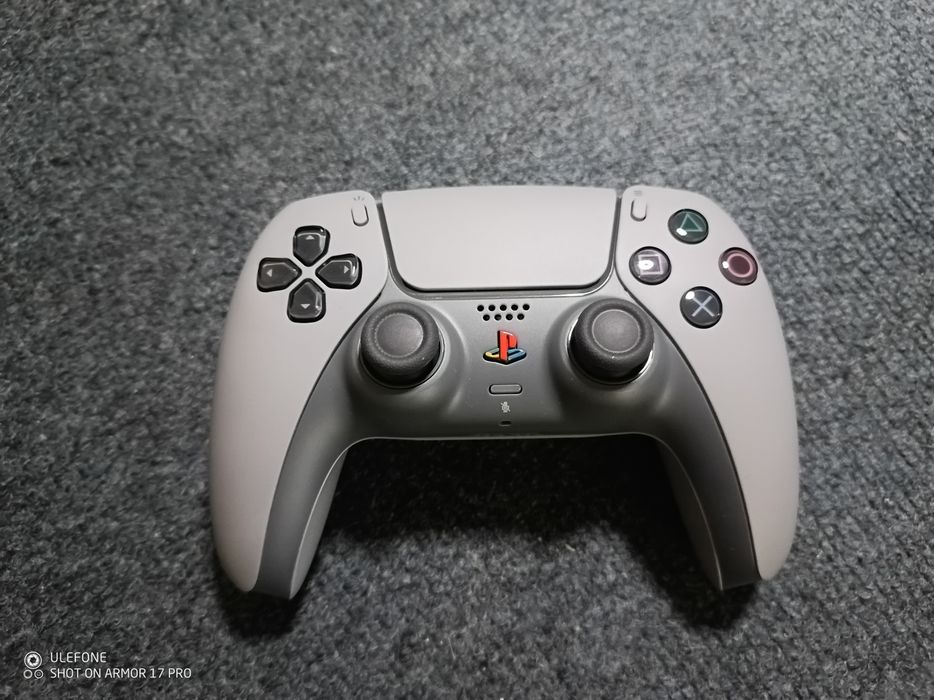 PlayStation 5 30 anyvrrsary+controller