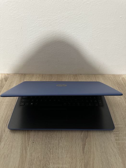 Vind laptop petru piese