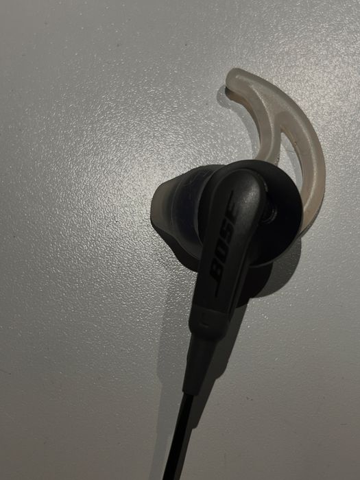 Casti cu fir BOSE originale cu tot cu carcasa