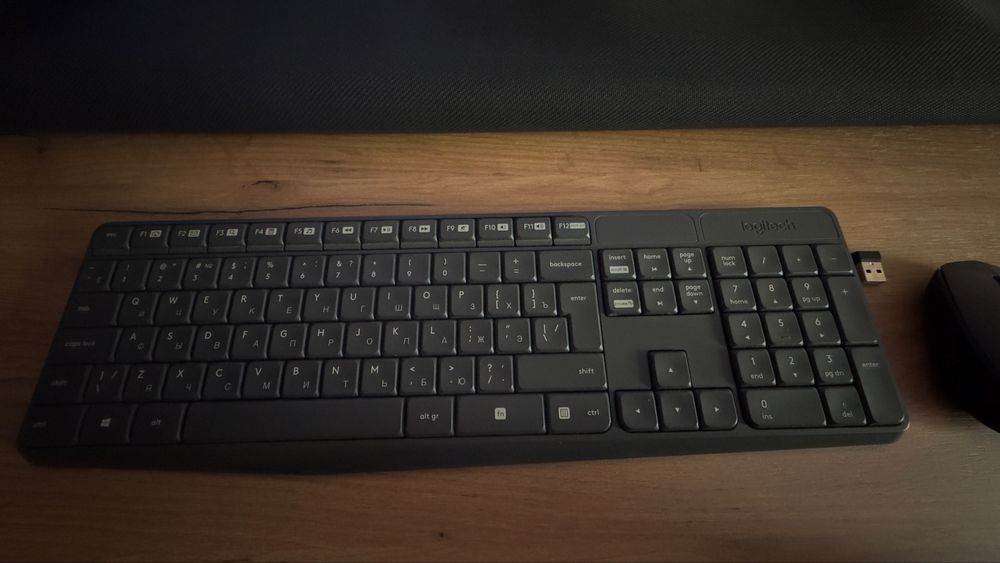 Клавиатура и мышь Logitech MK235