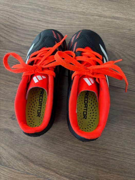 Детски бутонки adidas predator