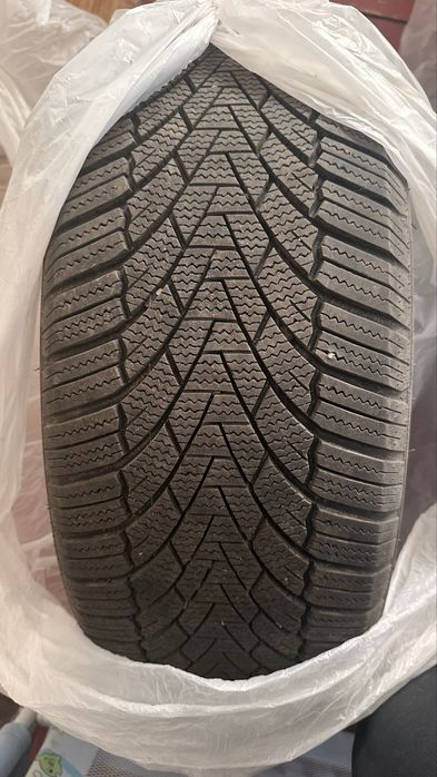 продам зимние шины 215/45R17