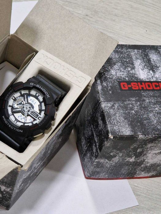 Часовник G-Shock GA-110BW