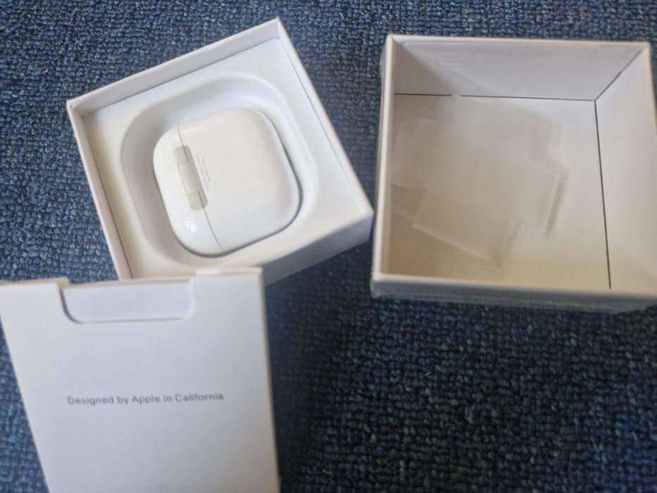 Airpods 4 bluetooth naushnik
