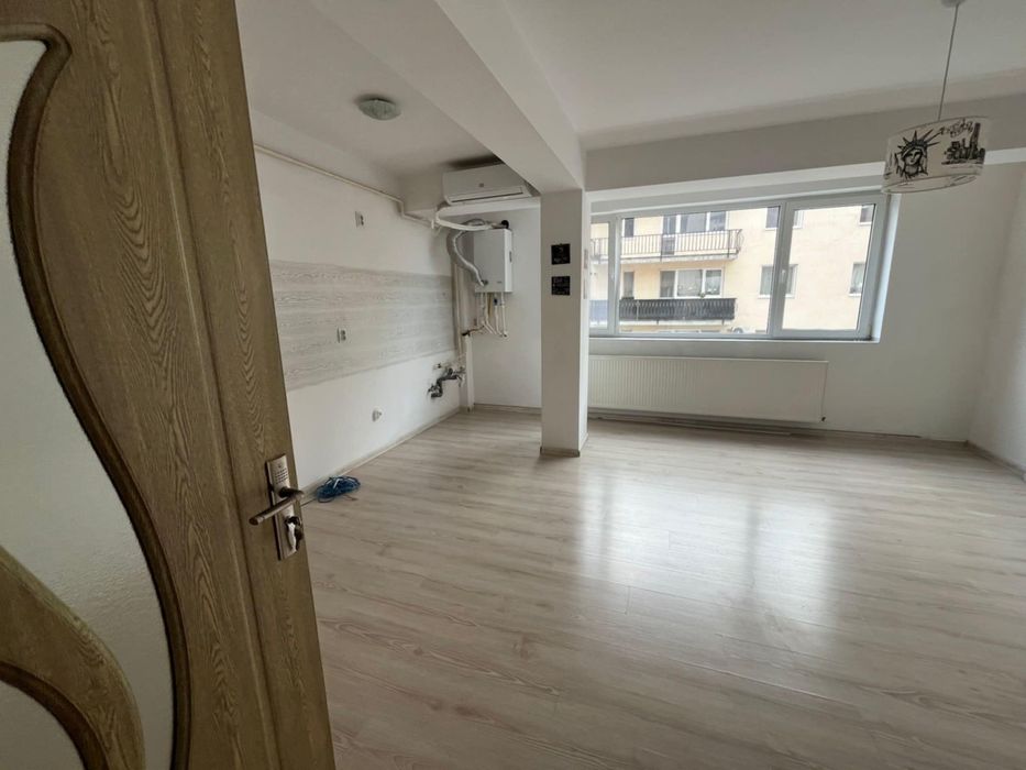 Inchiriere apartament 2 camere - rond Moldova Mall